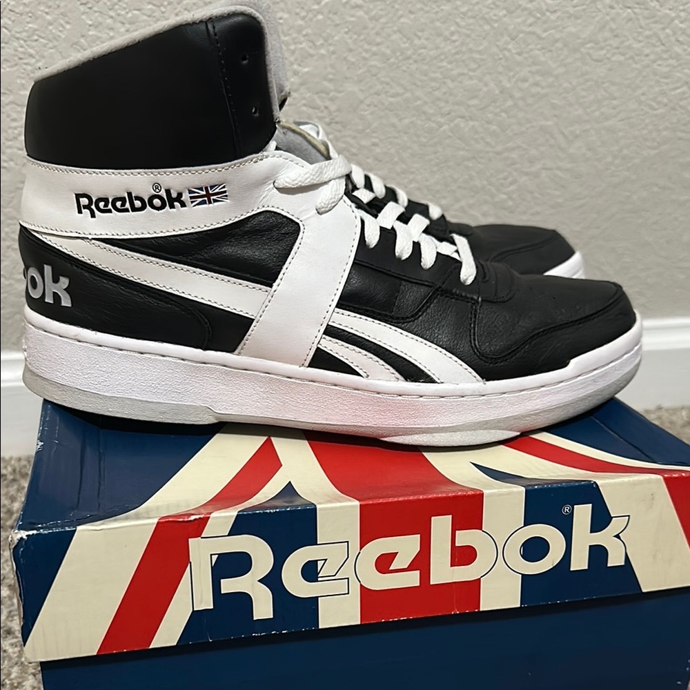 Reebok BB 5600 Archive - Black and White High-Top Sneakers